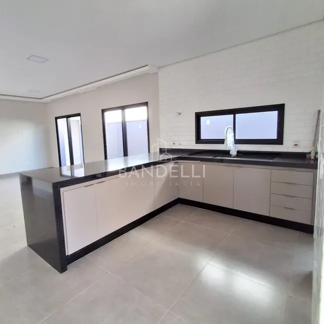 Casa de Condomínio com 3 quartos à venda, 151m2 em Jardim Serra Azul, Araraquara - SP - imagem 4 Foto 4 de Casa de Condomínio com 3 quartos à venda, 151m2 em Jardim Serra Azul, Araraquara - SP