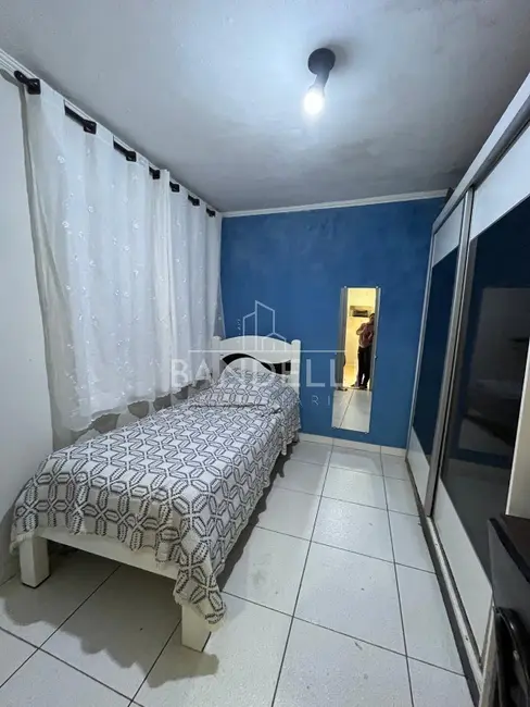 Casa com 2 quartos à venda, 137m2 em Jardim Cruzeiro do Sul I e II, Araraquara - SP - imagem 4 Foto 4 de Casa com 2 quartos à venda, 137m2 em Jardim Cruzeiro do Sul I e II, Araraquara - SP