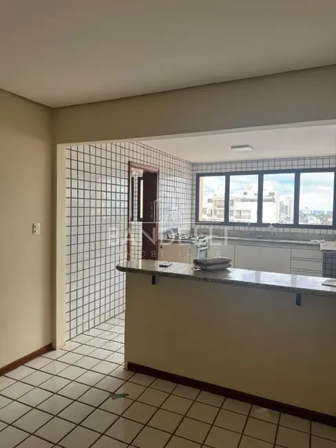Foto 4 de Apartamento com 3 quartos para alugar, 140m2 em Centro, Araraquara - SP