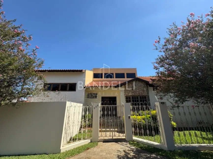 Foto 3 de Casa com 4 quartos à venda e para alugar, 529m2 em Jardim das Roseiras, Araraquara - SP