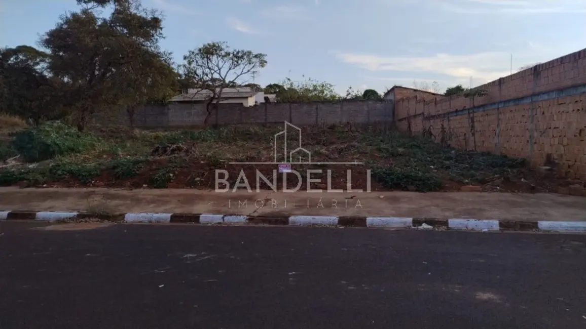 Foto 1 de Terreno / Lote à venda em Parque das Hortências, Araraquara - SP