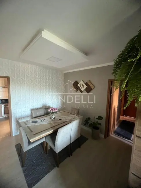 Apartamento com 3 quartos à venda e para alugar, 72m2 em Vila Ferroviária, Araraquara - SP - imagem 3 Foto 3 de Apartamento com 3 quartos à venda e para alugar, 72m2 em Vila Ferroviária, Araraquara - SP