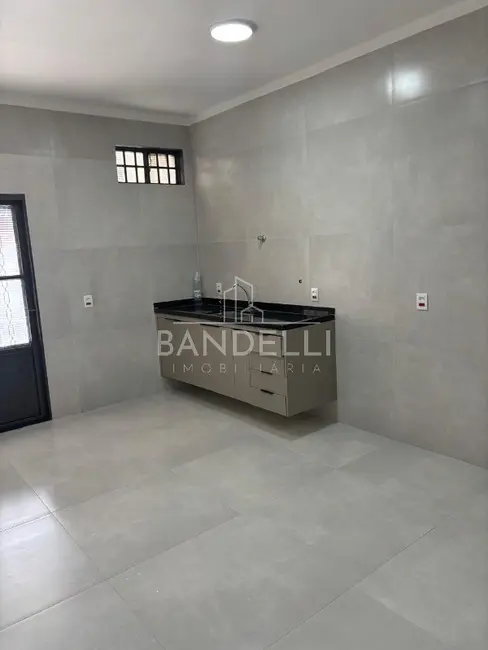 Casa com 3 quartos à venda, 142m2 em Vila Furlan, Araraquara - SP - imagem 4 Foto 4 de Casa com 3 quartos à venda, 142m2 em Vila Furlan, Araraquara - SP