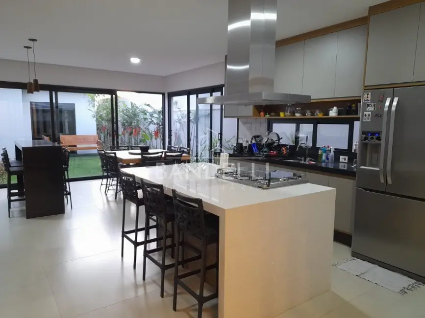 Foto 9 de Casa de Condomínio com 4 quartos à venda, 274m2 em Araraquara - SP