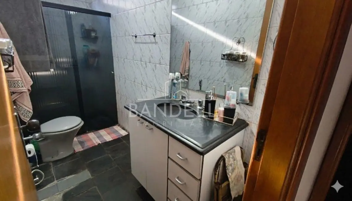 Foto 5 de Casa com 3 quartos à venda, 169m2 em Parque Laranjeiras, Araraquara - SP