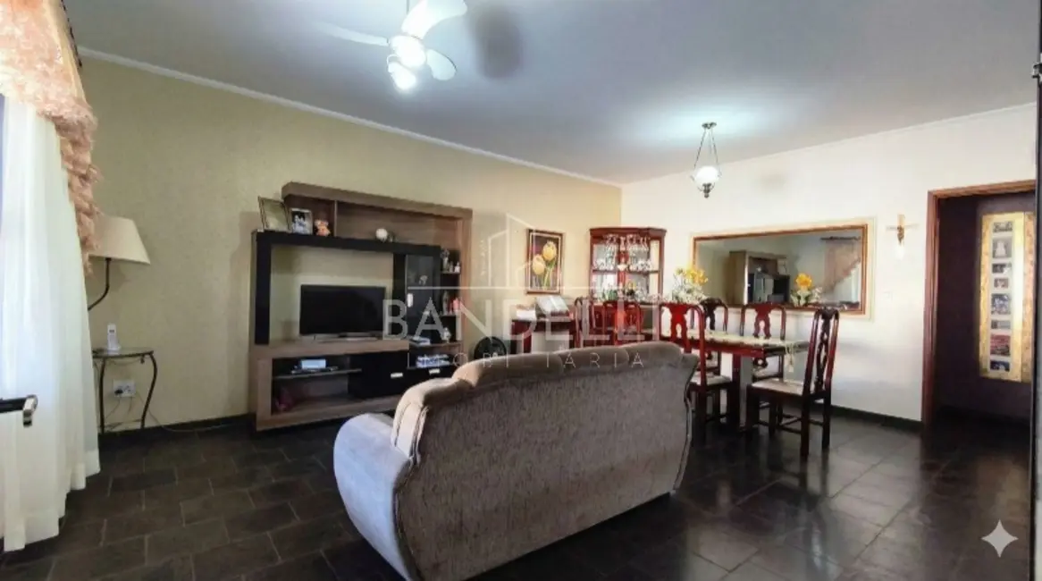 Foto 2 de Casa com 3 quartos à venda, 169m2 em Parque Laranjeiras, Araraquara - SP