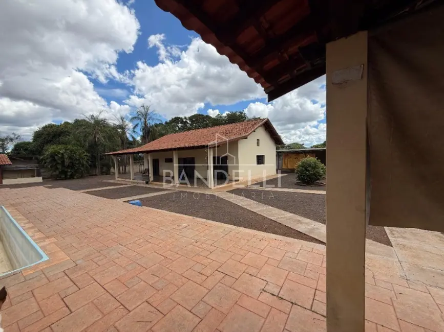 Chácara com 3 quartos à venda, 538m2 em Jardim Zavanella, Araraquara - SP - imagem 8 Foto 8 de Chácara com 3 quartos à venda, 538m2 em Jardim Zavanella, Araraquara - SP