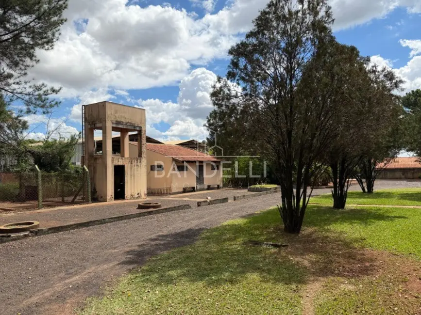 Chácara com 3 quartos à venda, 538m2 em Jardim Zavanella, Araraquara - SP - imagem 1 Foto 1 de Chácara com 3 quartos à venda, 538m2 em Jardim Zavanella, Araraquara - SP