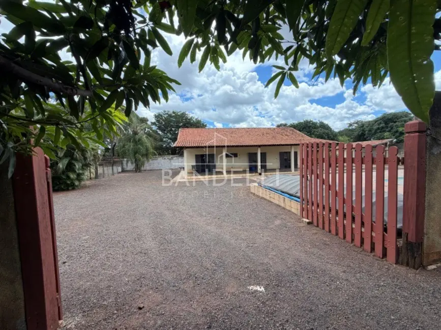 Chácara com 3 quartos à venda, 538m2 em Jardim Zavanella, Araraquara - SP - imagem 4 Foto 4 de Chácara com 3 quartos à venda, 538m2 em Jardim Zavanella, Araraquara - SP