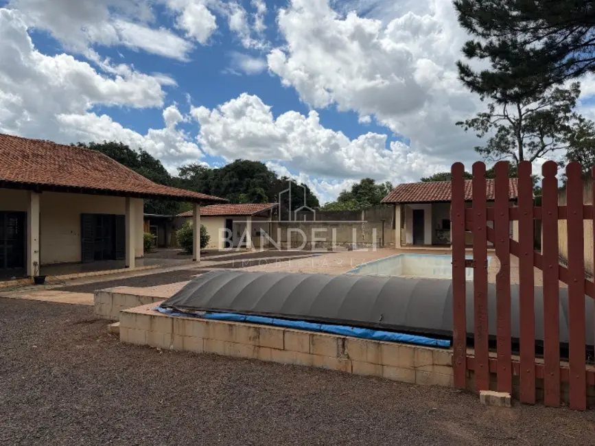 Chácara com 3 quartos à venda, 538m2 em Jardim Zavanella, Araraquara - SP - imagem 7 Foto 7 de Chácara com 3 quartos à venda, 538m2 em Jardim Zavanella, Araraquara - SP