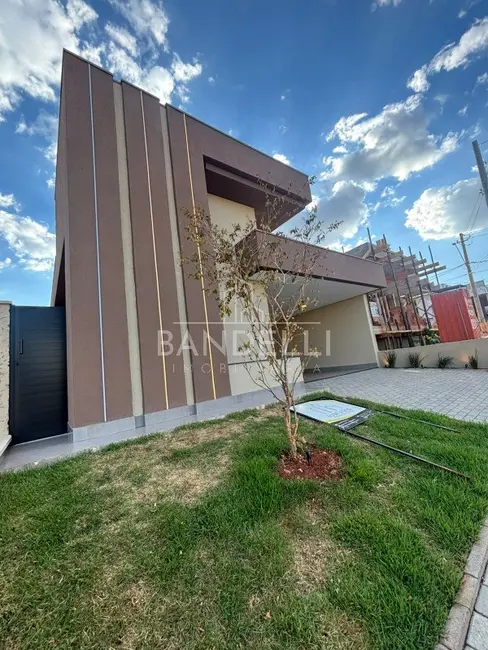 Casa de Condomínio com 3 quartos à venda, 136m2 em Araraquara - SP - imagem 2 Foto 2 de Casa de Condomínio com 3 quartos à venda, 136m2 em Araraquara - SP