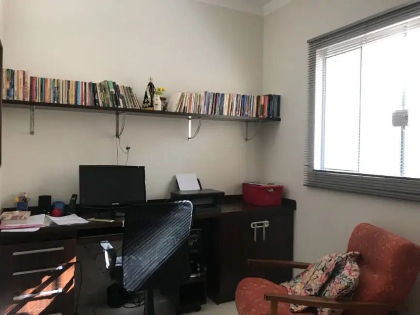 Casa com 3 quartos à venda, 348m2 em Vila Harmonia, Araraquara - SP - imagem 6 Foto 6 de Casa com 3 quartos à venda, 348m2 em Vila Harmonia, Araraquara - SP