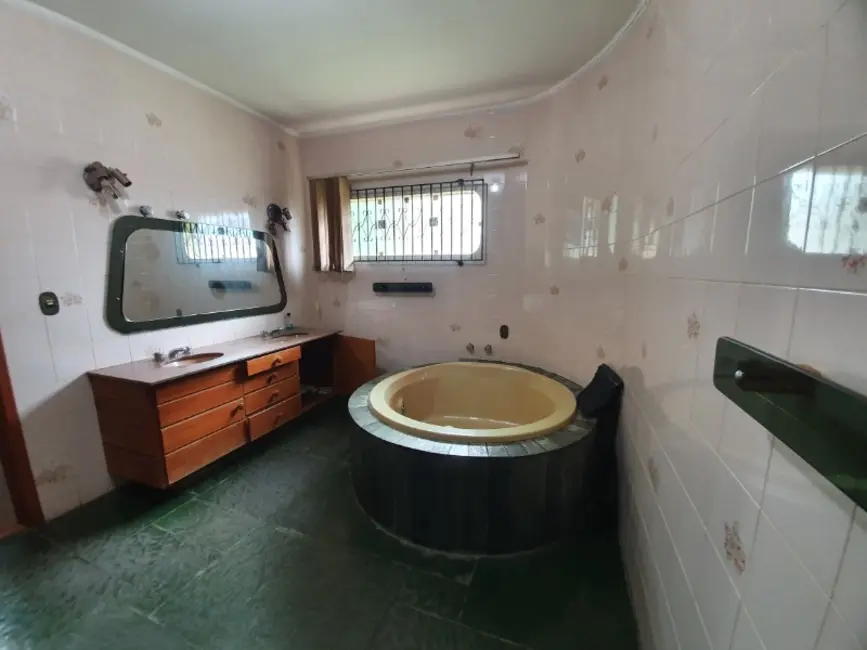 Casa com 3 quartos à venda, 470m2 em Jardim Vale das Rosas, Araraquara - SP - imagem 6 Foto 6 de Casa com 3 quartos à venda, 470m2 em Jardim Vale das Rosas, Araraquara - SP