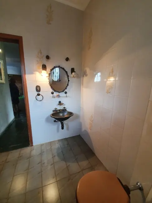 Casa com 3 quartos à venda, 470m2 em Jardim Vale das Rosas, Araraquara - SP - imagem 2 Foto 2 de Casa com 3 quartos à venda, 470m2 em Jardim Vale das Rosas, Araraquara - SP