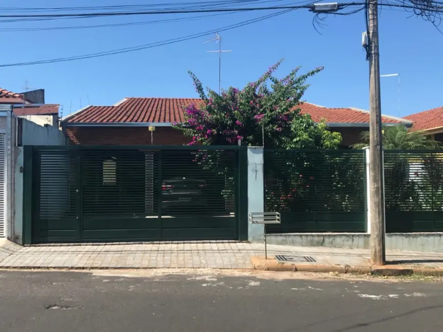 Casa com 3 quartos à venda, 194m2 em Vila José Bonifácio, Araraquara - SP - imagem 3 Foto 3 de Casa com 3 quartos à venda, 194m2 em Vila José Bonifácio, Araraquara - SP