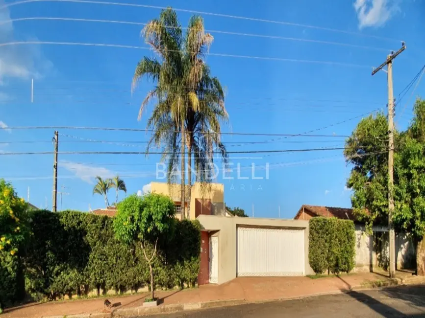 Casa com 4 quartos à venda, 398m2 em Jardim Primavera, Araraquara - SP - imagem 1 Foto 1 de Casa com 4 quartos à venda, 398m2 em Jardim Primavera, Araraquara - SP