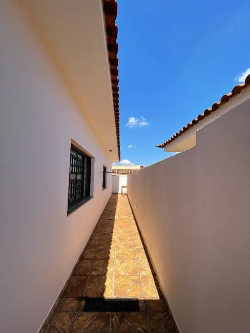 Casa com 6 quartos à venda, 269m2 em Vila José Bonifácio, Araraquara - SP - imagem 9 Foto 9 de Casa com 6 quartos à venda, 269m2 em Vila José Bonifácio, Araraquara - SP