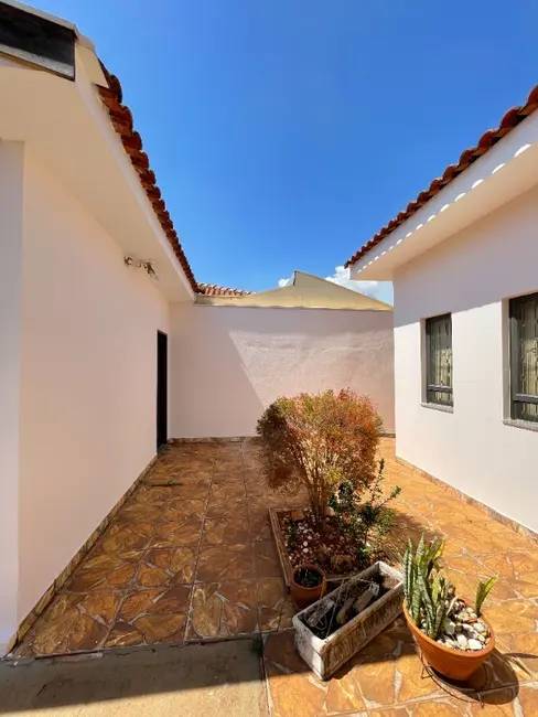 Casa com 6 quartos à venda, 269m2 em Vila José Bonifácio, Araraquara - SP - imagem 7 Foto 7 de Casa com 6 quartos à venda, 269m2 em Vila José Bonifácio, Araraquara - SP