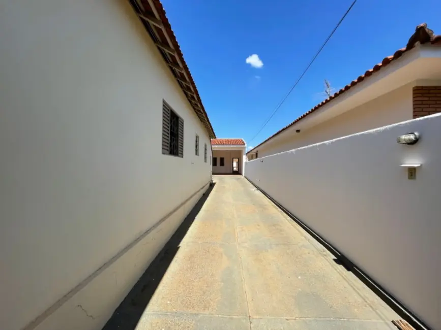 Foto 2 de Casa com 6 quartos à venda, 269m2 em Vila José Bonifácio, Araraquara - SP