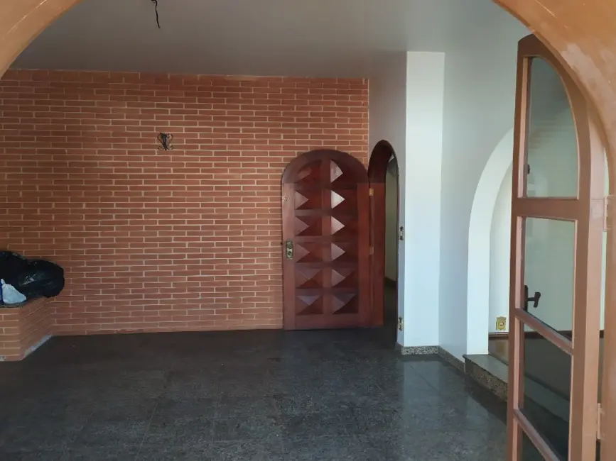 Foto 1 de Casa com 3 quartos à venda, 222m2 em Centro, Araraquara - SP