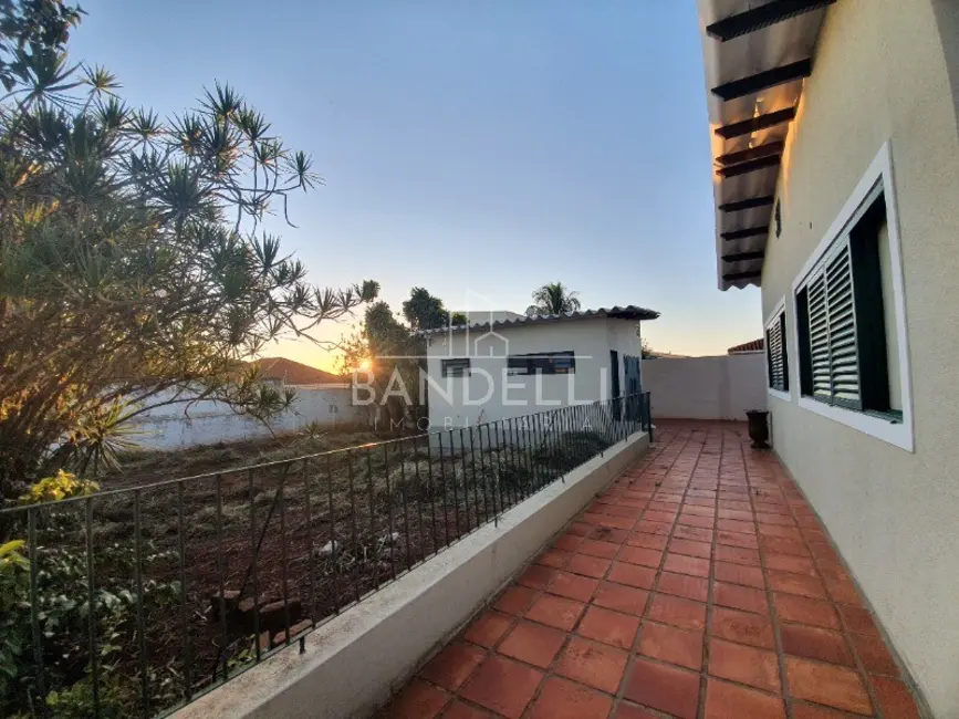 Casa com 3 quartos à venda, 273m2 em Centro, Araraquara - SP - imagem 7 Foto 7 de Casa com 3 quartos à venda, 273m2 em Centro, Araraquara - SP