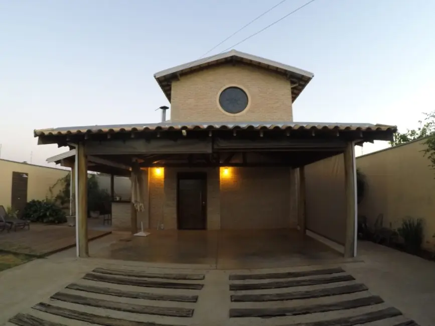 Casa com 2 quartos à venda, 233m2 em Cidade Jardim, Araraquara - SP - imagem 4 Foto 4 de Casa com 2 quartos à venda, 233m2 em Cidade Jardim, Araraquara - SP