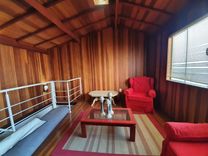 Casa com 4 quartos à venda, 278m2 em Centro, Araraquara - SP - imagem 4 Foto 4 de Casa com 4 quartos à venda, 278m2 em Centro, Araraquara - SP