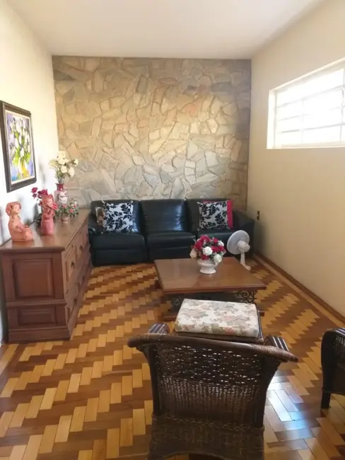 Casa com 3 quartos à venda, 171m2 em Jardim Santa Angelina, Araraquara - SP - imagem 5 Foto 5 de Casa com 3 quartos à venda, 171m2 em Jardim Santa Angelina, Araraquara - SP