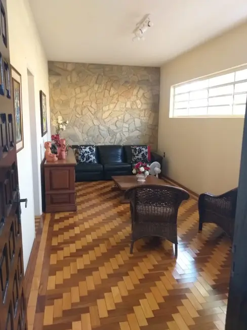 Casa com 3 quartos à venda, 171m2 em Jardim Santa Angelina, Araraquara - SP - imagem 4 Foto 4 de Casa com 3 quartos à venda, 171m2 em Jardim Santa Angelina, Araraquara - SP