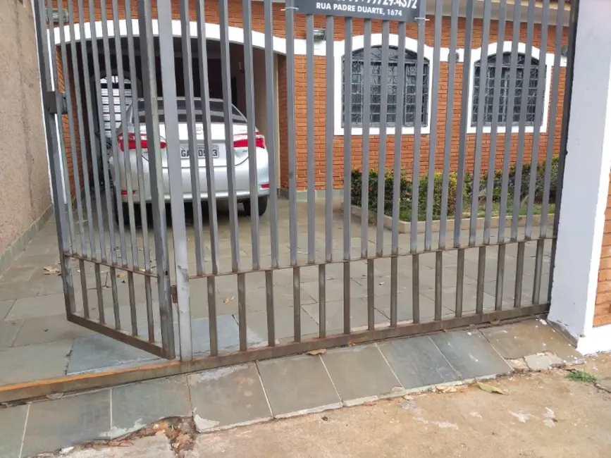 Casa com 3 quartos à venda, 213m2 em Jardim Adalgisa, Araraquara - SP - imagem 2 Foto 2 de Casa com 3 quartos à venda, 213m2 em Jardim Adalgisa, Araraquara - SP