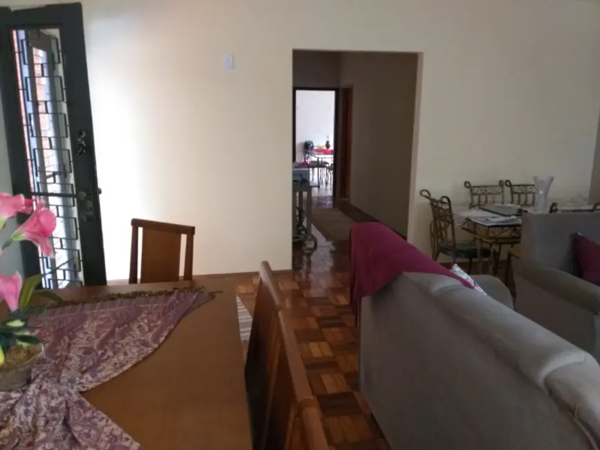 Casa com 3 quartos à venda, 213m2 em Jardim Adalgisa, Araraquara - SP - imagem 7 Foto 7 de Casa com 3 quartos à venda, 213m2 em Jardim Adalgisa, Araraquara - SP