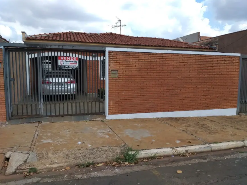 Casa com 3 quartos à venda, 213m2 em Jardim Adalgisa, Araraquara - SP - imagem 3 Foto 3 de Casa com 3 quartos à venda, 213m2 em Jardim Adalgisa, Araraquara - SP