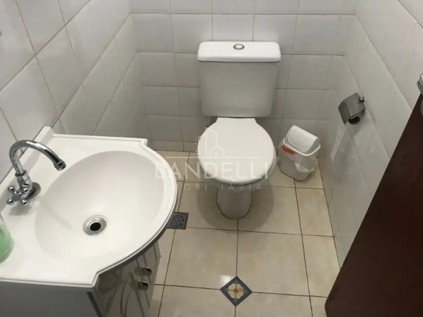 Sala Comercial com 3 quartos à venda e para alugar, 240m2 em Centro, Araraquara - SP - imagem 5 Foto 5 de Sala Comercial com 3 quartos à venda e para alugar, 240m2 em Centro, Araraquara - SP