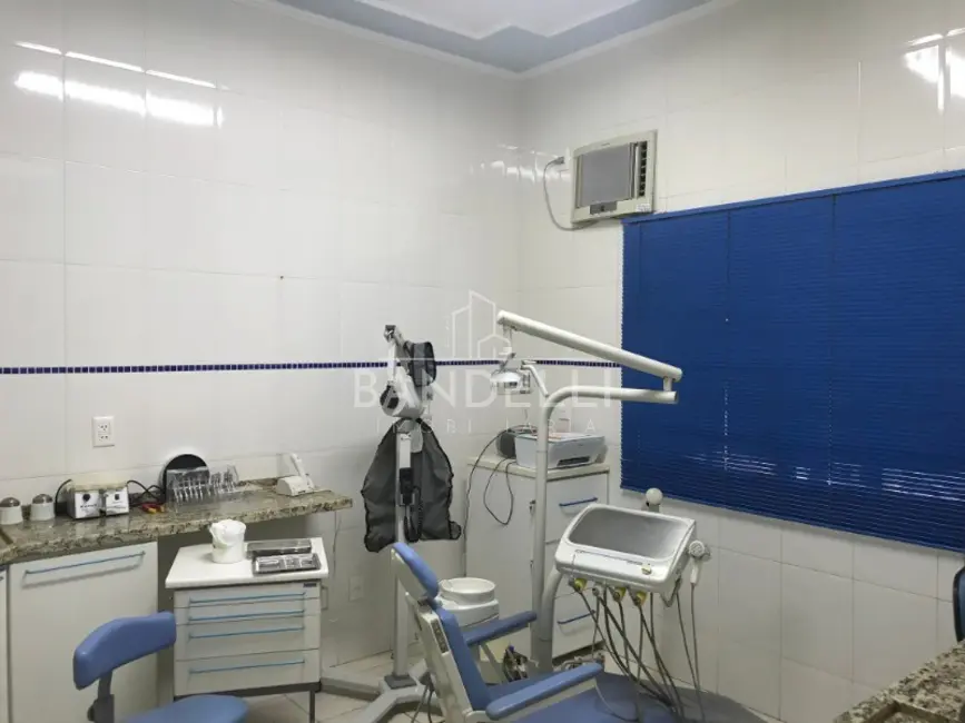 Sala Comercial com 3 quartos à venda e para alugar, 240m2 em Centro, Araraquara - SP - imagem 3 Foto 3 de Sala Comercial com 3 quartos à venda e para alugar, 240m2 em Centro, Araraquara - SP