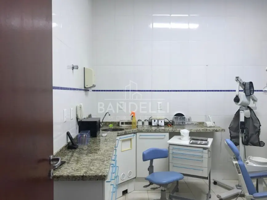 Sala Comercial com 3 quartos à venda e para alugar, 240m2 em Centro, Araraquara - SP - imagem 4 Foto 4 de Sala Comercial com 3 quartos à venda e para alugar, 240m2 em Centro, Araraquara - SP