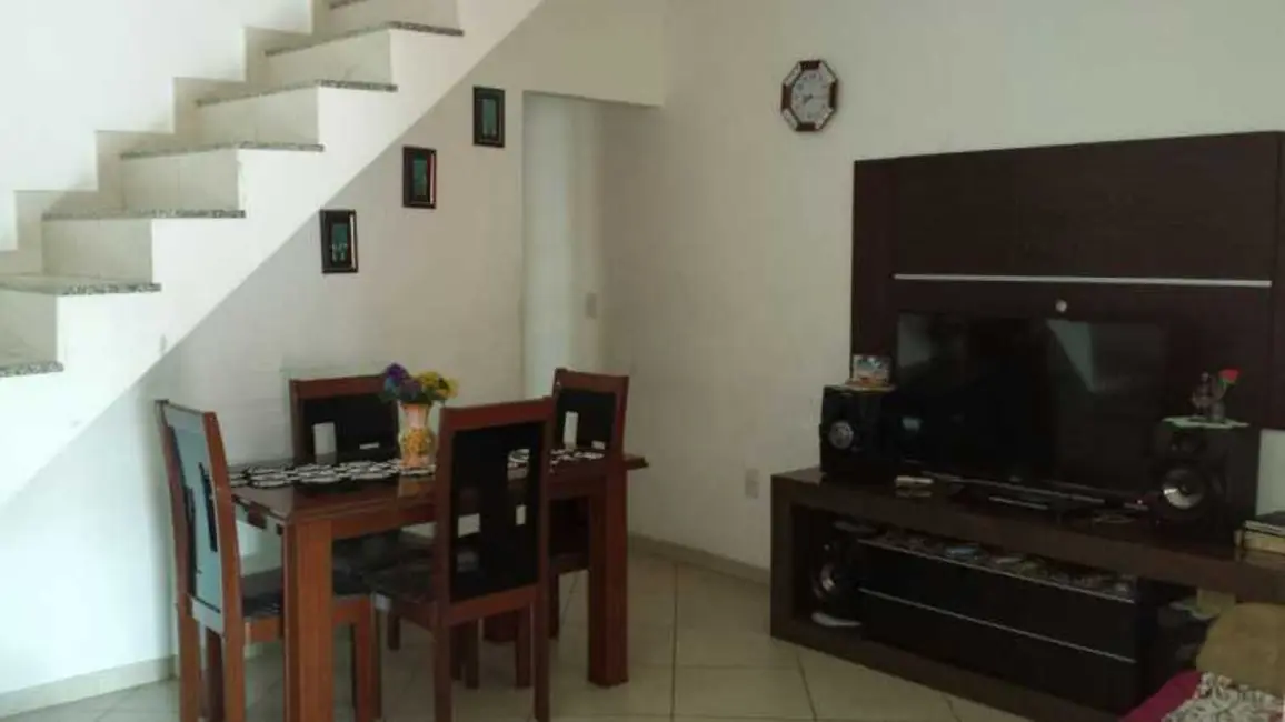 Casa de Condomínio com 3 quartos à venda, 120m2 em Amendoeira, Sao Goncalo - RJ - imagem 6 Foto 6 de Casa de Condomínio com 3 quartos à venda, 120m2 em Amendoeira, Sao Goncalo - RJ