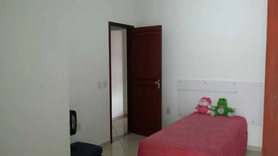 Casa de Condomínio com 3 quartos à venda, 120m2 em Amendoeira, Sao Goncalo - RJ - imagem 8 Foto 8 de Casa de Condomínio com 3 quartos à venda, 120m2 em Amendoeira, Sao Goncalo - RJ