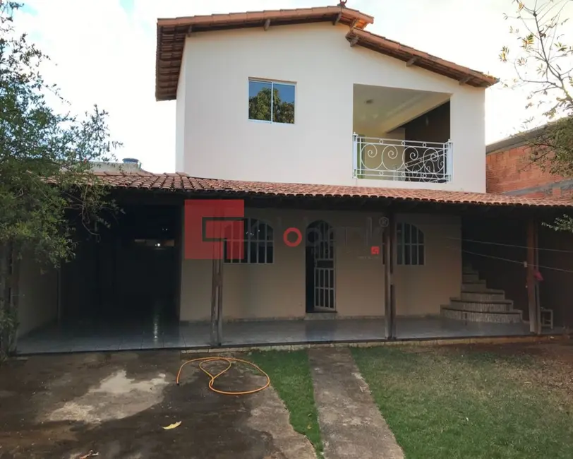 Foto 1 de Casa com 5 quartos à venda, 360m2 em Eldorado, Montes Claros - MG