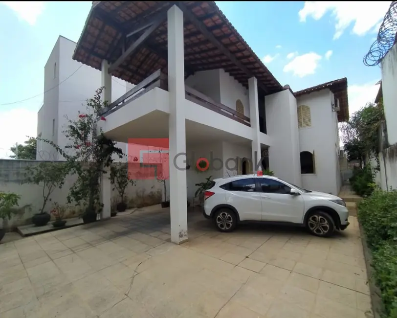 Foto 2 de Casa com 4 quartos à venda, 300m2 em Jardim São Luiz, Montes Claros - MG