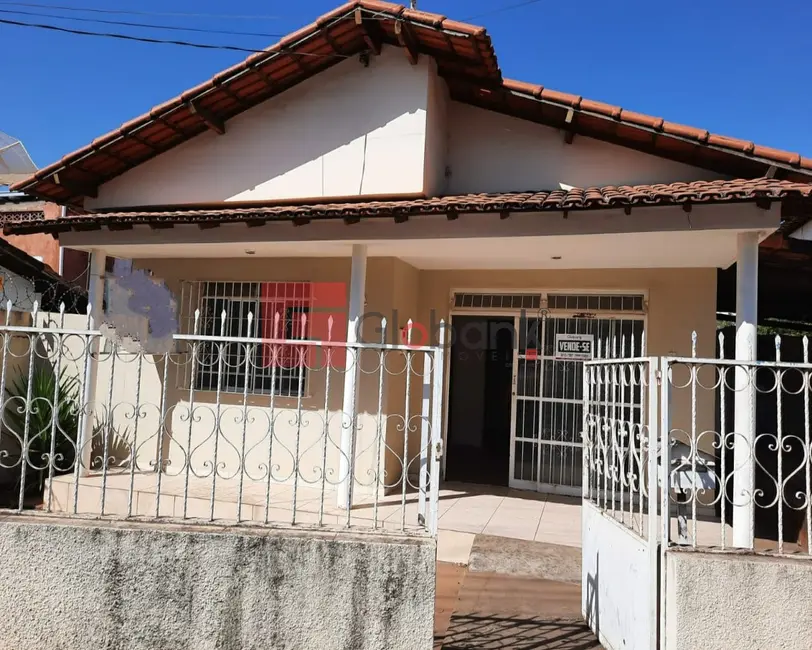 Foto 1 de Casa com 4 quartos à venda, 340m2 em Santa Rita I, Montes Claros - MG