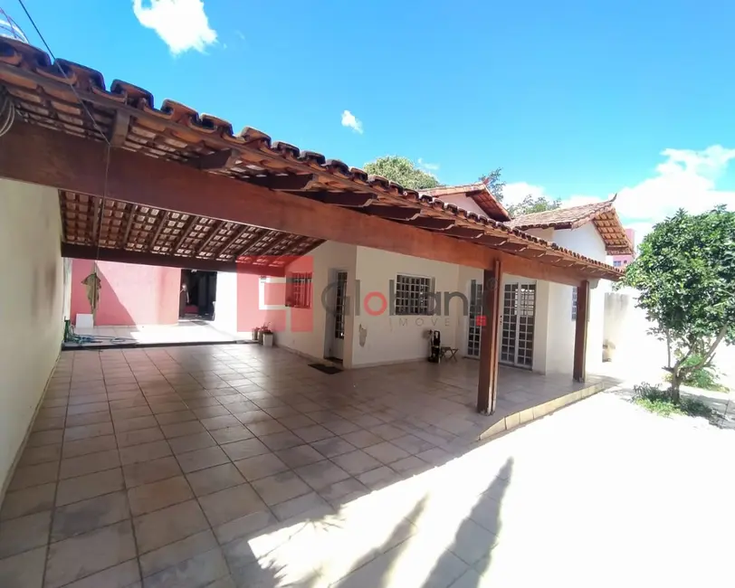 Foto 1 de Casa com 3 quartos à venda, 450m2 em Morada do Sol, Montes Claros - MG