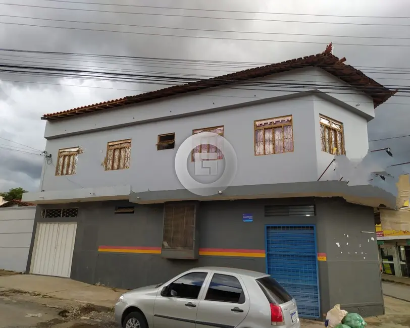 Foto 1 de Casa com 3 quartos à venda, 180m2 em Canelas, Montes Claros - MG