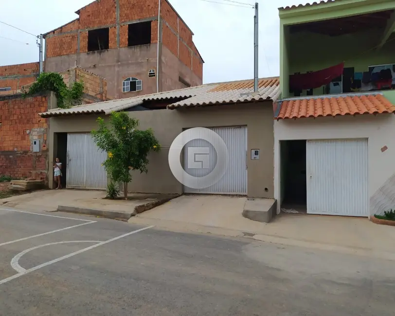 Foto 1 de Casa com 3 quartos à venda, 200m2 em Novo Delfino, Montes Claros - MG