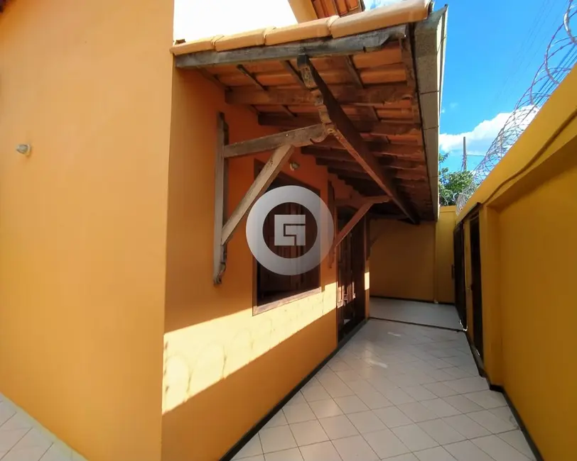 Foto 1 de Casa com 4 quartos à venda, 270m2 em Vila Guilhermina, Montes Claros - MG