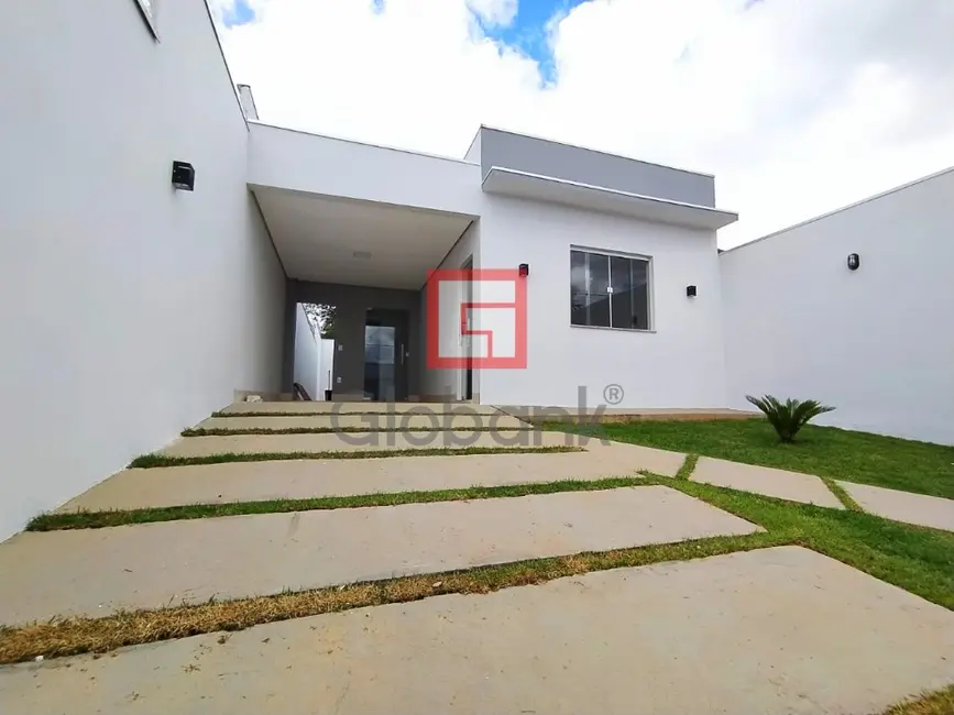 Foto 1 de Casa com 3 quartos à venda, 108m2 em Loteamento Reserva Real, Montes Claros - MG
