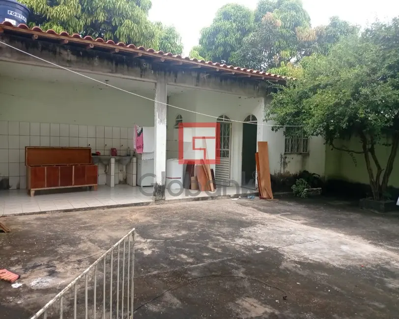 Foto 2 de Casa com 4 quartos à venda, 250m2 em Vila Campos, Montes Claros - MG