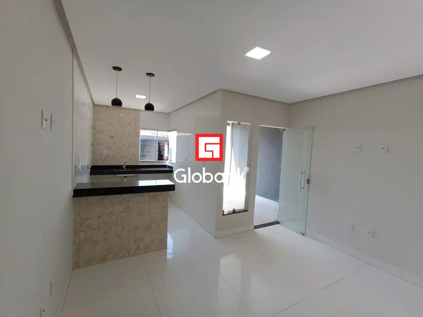 Foto 2 de Casa com 3 quartos à venda, 150m2 em Jardim Alvorada, Montes Claros - MG