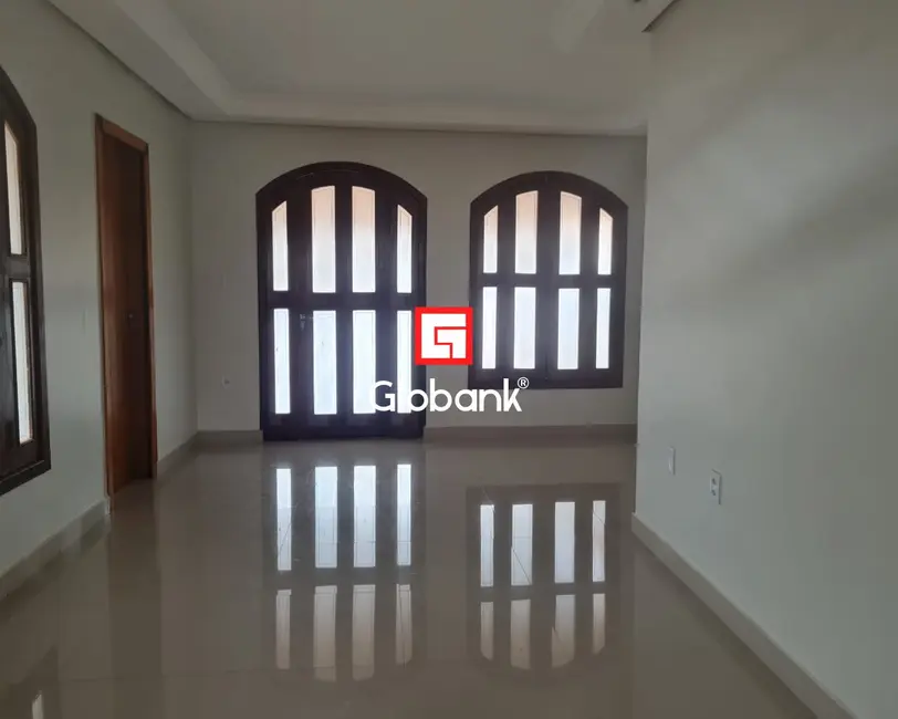 Foto 1 de Casa com 4 quartos à venda, 150m2 em Carmelo, Montes Claros - MG