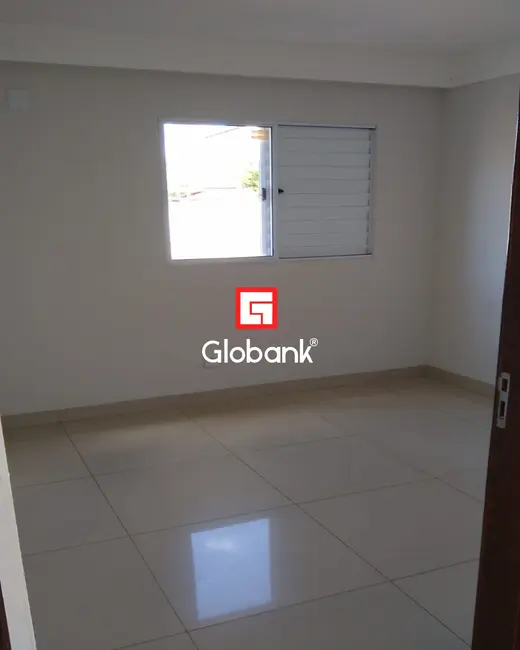 Foto 2 de Apartamento com 2 quartos à venda, 59m2 em São José, Montes Claros - MG