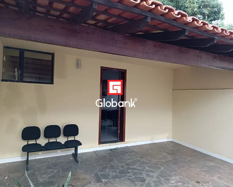 Foto 2 de Casa com 3 quartos à venda, 290m2 em São José, Montes Claros - MG